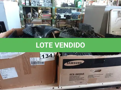 LOTE 134 - 01 LOTE COM VÁRIOS APARELHOS DE TELEFONE MARCAS E MODELOS DIVERSOS. (NO ESTADO) ATENÇÃO! FAZER A VISITAÇÃO ANTES DE ARREMATAR, NÃO SABEMOS SE FUNCIONA. LEILÃO NÃO TEM GARANTIA E NEM DEVOLUÇÃO, SUJEITO A POSSÍVEIS AVARIAS VISÍVEIS/OCULTAS E/OU AUSÊNCIA DE COMPONENTES.