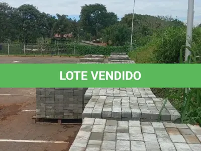 LOTE 141 - 01 PALETE DE COM APROXIMADAMENTE 750 BLOQUETES PARA PAVIMENTAÇÃO (NO ESTADO) (RETIRAR EM GOIÂNIA -GO)