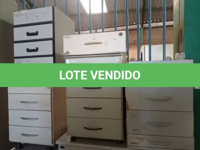LOTE 186 - 01 ARMÁRIO BAIXO E 05 GAVETEIROS DIVERSOS. (NO ESTADO) ATENÇÃO! FAZER A VISITAÇÃO ANTES DE ARREMATAR, NÃO SABEMOS SE FUNCIONA. LEILÃO NÃO TEM GARANTIA E NEM DEVOLUÇÃO, SUJEITO A POSSÍVEIS AVARIAS VISÍVEIS/OCULTAS E/OU AUSÊNCIA DE COMPONENTES.