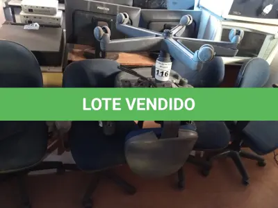LOTE 116 - 05 CADEIRAS DE ESCRITÓRIO COM BASES GIRATÓRIA. (NO ESTADO) ATENÇÃO! FAZER A VISITAÇÃO ANTES DE ARREMATAR, NÃO SABEMOS SE FUNCIONA. LEILÃO NÃO TEM GARANTIA E NEM DEVOLUÇÃO, SUJEITO A POSSÍVEIS AVARIAS VISÍVEIS/OCULTAS E/OU AUSÊNCIA DE COMPONENTES.
