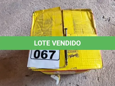 LOTE 067 - 01 LOTE DE PARAFUSOS AUTO BROCANTE PARA TELHADO. (NO ESTADO)