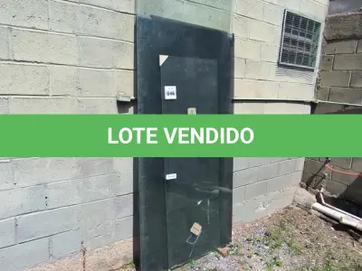 LOTE 046 - 01 LOTE COM PLACAS DE VIDROS (NO ESTADO)