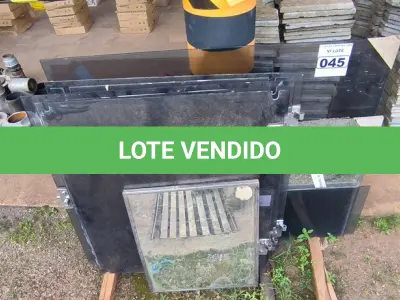 LOTE 045 - 01 LOTE COM PLACAS DE VIDROS (NO ESTADO)