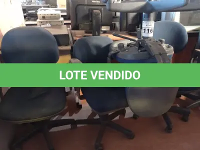LOTE 116 - 05 CADEIRAS DE ESCRITÓRIO COM BASES GIRATÓRIA. (NO ESTADO) ATENÇÃO! FAZER A VISITAÇÃO ANTES DE ARREMATAR, NÃO SABEMOS SE FUNCIONA. LEILÃO NÃO TEM GARANTIA E NEM DEVOLUÇÃO, SUJEITO A POSSÍVEIS AVARIAS VISÍVEIS/OCULTAS E/OU AUSÊNCIA DE COMPONENTES.