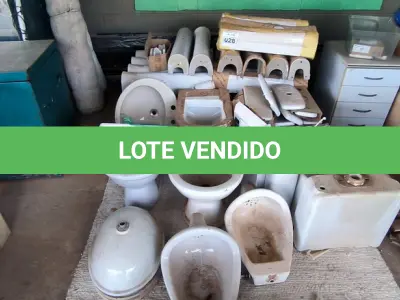 LOTE 028 - 01 LOTE COM COLUNAS , PIAS , VASOS SANITÁRIOS E MICTÓRIO(NO ESTADO)