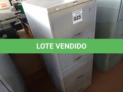 LOTE 025 - 01 ARQUIVO DE AÇO COM 04 GAVETAS. (NO ESTADO) ATENÇÃO! FAZER A VISITAÇÃO ANTES DE ARREMATAR, NÃO SABEMOS SE FUNCIONA. LEILÃO NÃO TEM GARANTIA E NEM DEVOLUÇÃO, SUJEITO A POSSÍVEIS AVARIAS VISÍVEIS/OCULTAS E/OU AUSÊNCIA DE COMPONENTES.