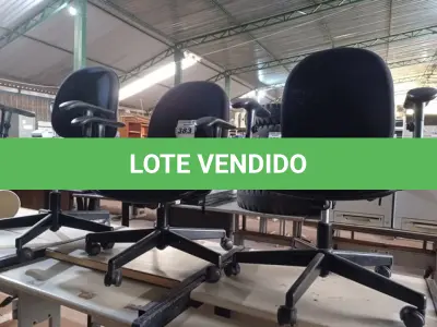 LOTE 383 - 03 CADEIRAS DE ESCRITÓRIO COM BASES GIRATÓRIAS MARCAS GIROFLEX. (NO ESTADO) ATENÇÃO! FAZER A VISITAÇÃO ANTES DE ARREMATAR, NÃO SABEMOS SE FUNCIONA. LEILÃO NÃO TEM GARANTIA E NEM DEVOLUÇÃO, SUJEITO A POSSÍVEIS AVARIAS VISÍVEIS/OCULTAS E/OU AUSÊNCIA DE COMPONENTES.