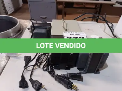 LOTE 372 - 05 AUTO TRANSFORMADORES MARCAS E MODELOS DIVERSOS. (NO ESTADO) ATENÇÃO! FAZER A VISITAÇÃO ANTES DE ARREMATAR, NÃO SABEMOS SE FUNCIONA. LEILÃO NÃO TEM GARANTIA E NEM DEVOLUÇÃO, SUJEITO A POSSÍVEIS AVARIAS VISÍVEIS/OCULTAS E/OU AUSÊNCIA DE COMPONENTES.