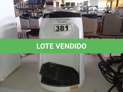 LOTE 381 - 01 BEBEDOURO PARA GARRAFÃO “REFRIGERADO” 220V. (NO ESTADO) ATENÇÃO! FAZER A VISITAÇÃO ANTES DE ARREMATAR, NÃO SABEMOS SE FUNCIONA. LEILÃO NÃO TEM GARANTIA E NEM DEVOLUÇÃO, SUJEITO A POSSÍVEIS AVARIAS VISÍVEIS/OCULTAS E/OU AUSÊNCIA DE COMPONENTES.