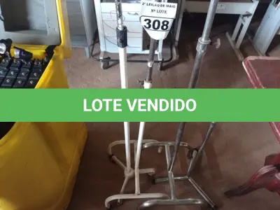 LOTE 308 - 03 SUPORTES PARA SORO E 01 APOIO PARA BRAÇO. (NO ESTADO) ATENÇÃO! FAZER A VISITAÇÃO ANTES DE ARREMATAR, NÃO SABEMOS SE FUNCIONA. LEILÃO NÃO TEM GARANTIA E NEM DEVOLUÇÃO, SUJEITO A POSSÍVEIS AVARIAS VISÍVEIS/OCULTAS E/OU AUSÊNCIA DE COMPONENTES.