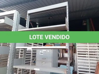LOTE 349 - 01 ESTANTE EXPOSITORA EM AÇO COM BANDEJAS AVULSAS. (NO ESTADO) ATENÇÃO! FAZER A VISITAÇÃO ANTES DE ARREMATAR, NÃO SABEMOS SE FUNCIONA. LEILÃO NÃO TEM GARANTIA E NEM DEVOLUÇÃO, SUJEITO A POSSÍVEIS AVARIAS VISÍVEIS/OCULTAS E/OU AUSÊNCIA DE COMPONENTES.