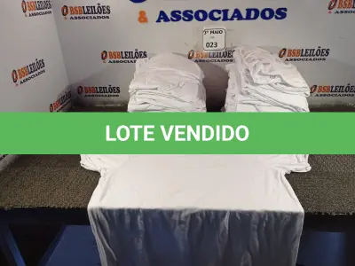LOTE 023 - 01 LOTE COM APROXIMADAMENTE 40 CAMISETAS BRANCAS TAMANHO G. (NO ESTADO) ATENÇÃO! FAZER A VISITAÇÃO ANTES DE ARREMATAR, NÃO SABEMOS SE FUNCIONA. LEILÃO NÃO TEM GARANTIA E NEM DEVOLUÇÃO, SUJEITO A POSSÍVEIS AVARIAS VISÍVEIS/OCULTAS E/OU AUSÊNCIA DE COMPONENTES.