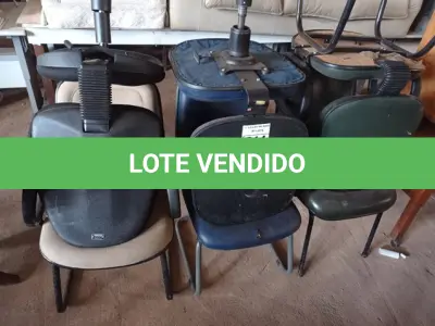 LOTE 314 - 06 CADEIRAS DE ESCRITÓRIO SENDO 02 COM BASE GIRATÓRIA. (NO ESTADO) ATENÇÃO! FAZER A VISITAÇÃO ANTES DE ARREMATAR, NÃO SABEMOS SE FUNCIONA. LEILÃO NÃO TEM GARANTIA E NEM DEVOLUÇÃO, SUJEITO A POSSÍVEIS AVARIAS VISÍVEIS/OCULTAS E/OU AUSÊNCIA DE COMPONENTES.