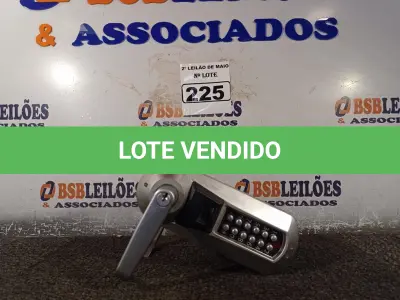 LOTE 225 - 01 FECHADURA ELETRÔNICA. (NO ESTADO) ATENÇÃO! FAZER A VISITAÇÃO ANTES DE ARREMATAR, NÃO SABEMOS SE FUNCIONA. LEILÃO NÃO TEM GARANTIA E NEM DEVOLUÇÃO, SUJEITO A POSSÍVEIS AVARIAS VISÍVEIS/OCULTAS E/OU AUSÊNCIA DE COMPONENTES.