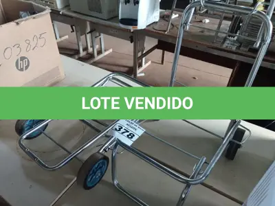 LOTE 378 - 02 CARRINHOS PARA TRANSPORTE DE CARGAS. (NO ESTADO) ATENÇÃO! FAZER A VISITAÇÃO ANTES DE ARREMATAR, NÃO SABEMOS SE FUNCIONA. LEILÃO NÃO TEM GARANTIA E NEM DEVOLUÇÃO, SUJEITO A POSSÍVEIS AVARIAS VISÍVEIS/OCULTAS E/OU AUSÊNCIA DE COMPONENTES.