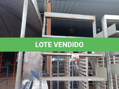 LOTE 347 - 01 ESTANTE EXPOSITORA EM AÇO COM 04 BANDEJAS. (NO ESTADO) ATENÇÃO! FAZER A VISITAÇÃO ANTES DE ARREMATAR, NÃO SABEMOS SE FUNCIONA. LEILÃO NÃO TEM GARANTIA E NEM DEVOLUÇÃO, SUJEITO A POSSÍVEIS AVARIAS VISÍVEIS/OCULTAS E/OU AUSÊNCIA DE COMPONENTES.