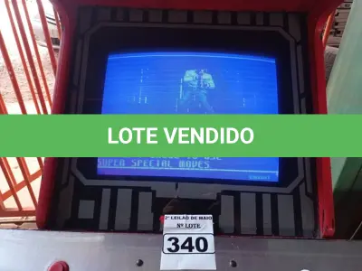 LOTE 340 - 01 MÁQUINA DE FLIPERAMA THE KING OF FIGHTERS. (NO ESTADO) ATENÇÃO! FAZER A VISITAÇÃO ANTES DE ARREMATAR, NÃO SABEMOS SE FUNCIONA. LEILÃO NÃO TEM GARANTIA E NEM DEVOLUÇÃO, SUJEITO A POSSÍVEIS AVARIAS VISÍVEIS/OCULTAS E/OU AUSÊNCIA DE COMPONENTES.