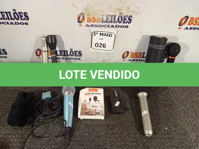 LOTE 026 - 06 MICROFONES SENDO 01 DE LAPELA. (NO ESTADO) ATENÇÃO! FAZER A VISITAÇÃO ANTES DE ARREMATAR, NÃO SABEMOS SE FUNCIONA. LEILÃO NÃO TEM GARANTIA E NEM DEVOLUÇÃO, SUJEITO A POSSÍVEIS AVARIAS VISÍVEIS/OCULTAS E/OU AUSÊNCIA DE COMPONENTES.