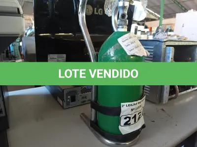 LOTE 212 - 01 CILINDRO DE OXIGÊNIO “VAZIO”. (NO ESTADO) ATENÇÃO! FAZER A VISITAÇÃO ANTES DE ARREMATAR, NÃO SABEMOS SE FUNCIONA. LEILÃO NÃO TEM GARANTIA E NEM DEVOLUÇÃO, SUJEITO A POSSÍVEIS AVARIAS VISÍVEIS/OCULTAS E/OU AUSÊNCIA DE COMPONENTES.
