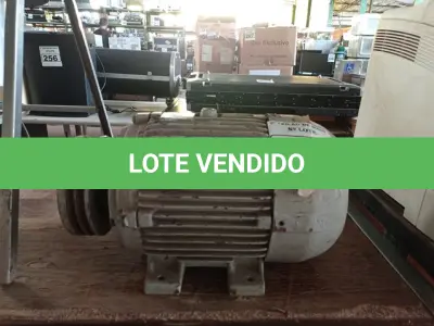 LOTE 332 - 01 MOTOR DE INDUÇÃO-GAIOLA MARCA WEG, 7,5CV, 3510RPM 220/380V. (NO ESTADO) ATENÇÃO! FAZER A VISITAÇÃO ANTES DE ARREMATAR, NÃO SABEMOS SE FUNCIONA. LEILÃO NÃO TEM GARANTIA E NEM DEVOLUÇÃO, SUJEITO A POSSÍVEIS AVARIAS VISÍVEIS/OCULTAS E/OU AUSÊNCIA DE COMPONENTES.