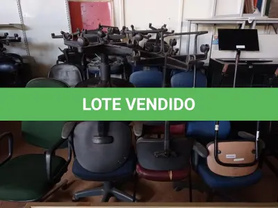 LOTE 303 - 06 CADEIRAS DE ESCRITÓRIO SENDO 03 COM BASE GIRATÓRIA. (NO ESTADO) ATENÇÃO! FAZER A VISITAÇÃO ANTES DE ARREMATAR, NÃO SABEMOS SE FUNCIONA. LEILÃO NÃO TEM GARANTIA E NEM DEVOLUÇÃO, SUJEITO A POSSÍVEIS AVARIAS VISÍVEIS/OCULTAS E/OU AUSÊNCIA DE COMPONENTES.