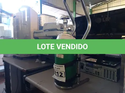 LOTE 212 - 01 CILINDRO DE OXIGÊNIO “VAZIO”. (NO ESTADO) ATENÇÃO! FAZER A VISITAÇÃO ANTES DE ARREMATAR, NÃO SABEMOS SE FUNCIONA. LEILÃO NÃO TEM GARANTIA E NEM DEVOLUÇÃO, SUJEITO A POSSÍVEIS AVARIAS VISÍVEIS/OCULTAS E/OU AUSÊNCIA DE COMPONENTES.
