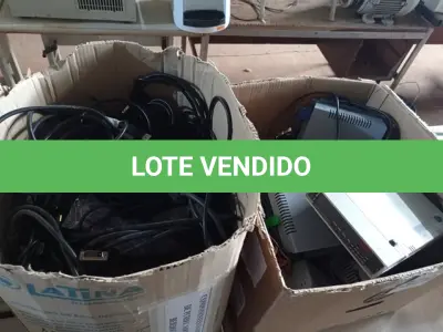 LOTE 379 - 01 LOTE COM CABOS E PERIFÉRICOS DIVERSOS. (NO ESTADO) ATENÇÃO! FAZER A VISITAÇÃO ANTES DE ARREMATAR, NÃO SABEMOS SE FUNCIONA. LEILÃO NÃO TEM GARANTIA E NEM DEVOLUÇÃO, SUJEITO A POSSÍVEIS AVARIAS VISÍVEIS/OCULTAS E/OU AUSÊNCIA DE COMPONENTES.