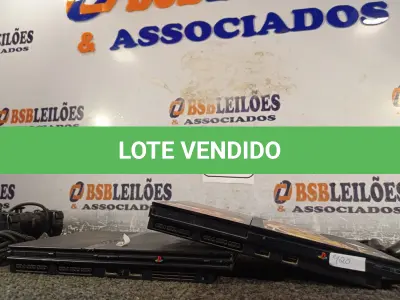 LOTE 019 - 02 PS2 MARCA SONY E 02 CONTROLES. (NO ESTADO) ATENÇÃO! FAZER A VISITAÇÃO ANTES DE ARREMATAR, NÃO SABEMOS SE FUNCIONA. LEILÃO NÃO TEM GARANTIA E NEM DEVOLUÇÃO, SUJEITO A POSSÍVEIS AVARIAS VISÍVEIS/OCULTAS E/OU AUSÊNCIA DE COMPONENTES.