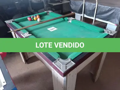 LOTE 341 - 01 MESA DE SINUCA PEQUENA. (NO ESTADO) ATENÇÃO! FAZER A VISITAÇÃO ANTES DE ARREMATAR, NÃO SABEMOS SE FUNCIONA. LEILÃO NÃO TEM GARANTIA E NEM DEVOLUÇÃO, SUJEITO A POSSÍVEIS AVARIAS VISÍVEIS/OCULTAS E/OU AUSÊNCIA DE COMPONENTES.