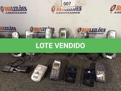 LOTE 007 - 01 LOTE COM VÁRIOS APARELHOS TELEFONE SEM FIO. (NO ESTADO) ATENÇÃO! FAZER A VISITAÇÃO ANTES DE ARREMATAR, NÃO SABEMOS SE FUNCIONA. LEILÃO NÃO TEM GARANTIA E NEM DEVOLUÇÃO, SUJEITO A POSSÍVEIS AVARIAS VISÍVEIS/OCULTAS E/OU AUSÊNCIA DE COMPONENTES.