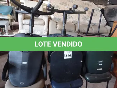 LOTE 314 - 06 CADEIRAS DE ESCRITÓRIO SENDO 02 COM BASE GIRATÓRIA. (NO ESTADO) ATENÇÃO! FAZER A VISITAÇÃO ANTES DE ARREMATAR, NÃO SABEMOS SE FUNCIONA. LEILÃO NÃO TEM GARANTIA E NEM DEVOLUÇÃO, SUJEITO A POSSÍVEIS AVARIAS VISÍVEIS/OCULTAS E/OU AUSÊNCIA DE COMPONENTES.