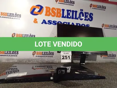 LOTE 251 - 02 MONITORES MARCAS LG MODELOS FLATROM E2360V-PN/E2260V-PN. (NO ESTADO) ATENÇÃO! FAZER A VISITAÇÃO ANTES DE ARREMATAR, NÃO SABEMOS SE FUNCIONA. LEILÃO NÃO TEM GARANTIA E NEM DEVOLUÇÃO, SUJEITO A POSSÍVEIS AVARIAS VISÍVEIS/OCULTAS E/OU AUSÊNCIA DE COMPONENTES.