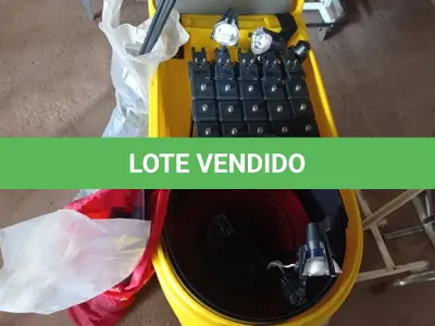 LOTE 307 - 01 PAINEL E PEÇAS EM METAL E FIBRA DE VIDRO. (NO ESTADO) ATENÇÃO! FAZER A VISITAÇÃO ANTES DE ARREMATAR, NÃO SABEMOS SE FUNCIONA. LEILÃO NÃO TEM GARANTIA E NEM DEVOLUÇÃO, SUJEITO A POSSÍVEIS AVARIAS VISÍVEIS/OCULTAS E/OU AUSÊNCIA DE COMPONENTES.
