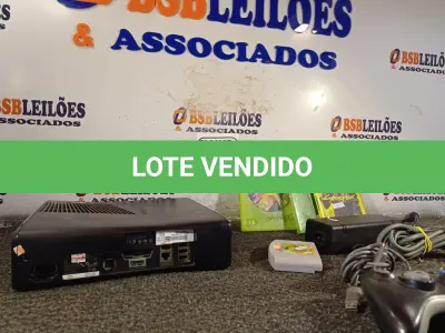 LOTE 017 - 01 EXBOX360 COM FONTE, 02 JOGOS E 01 CONTROLE. (NO ESTADO) ATENÇÃO! FAZER A VISITAÇÃO ANTES DE ARREMATAR, NÃO SABEMOS SE FUNCIONA. LEILÃO NÃO TEM GARANTIA E NEM DEVOLUÇÃO, SUJEITO A POSSÍVEIS AVARIAS VISÍVEIS/OCULTAS E/OU AUSÊNCIA DE COMPONENTES.