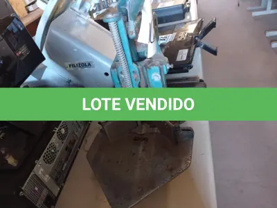 LOTE 248 - 01 ANTIGA MAQUINA GRÁFICA “MÁQUINA PARA CANTEAR”. (NO ESTADO) ATENÇÃO! FAZER A VISITAÇÃO ANTES DE ARREMATAR, NÃO SABEMOS SE FUNCIONA. LEILÃO NÃO TEM GARANTIA E NEM DEVOLUÇÃO, SUJEITO A POSSÍVEIS AVARIAS VISÍVEIS/OCULTAS E/OU AUSÊNCIA DE COMPONENTES.