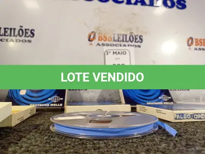 LOTE 009 - 05 CARRETEIS COM FITAS PARA GRAVADOR DE ROLO. (NO ESTADO) ATENÇÃO! FAZER A VISITAÇÃO ANTES DE ARREMATAR, NÃO SABEMOS SE FUNCIONA. LEILÃO NÃO TEM GARANTIA E NEM DEVOLUÇÃO, SUJEITO A POSSÍVEIS AVARIAS VISÍVEIS/OCULTAS E/OU AUSÊNCIA DE COMPONENTES.