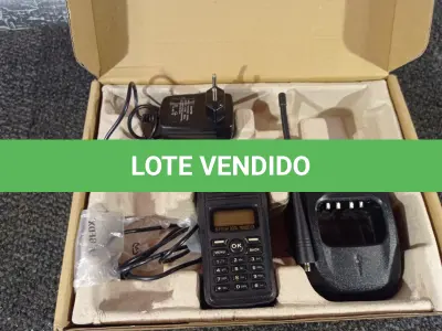 LOTE 224 - 01 RÁDIO COMUNICADOR. (NO ESTADO) ATENÇÃO! FAZER A VISITAÇÃO ANTES DE ARREMATAR, NÃO SABEMOS SE FUNCIONA. LEILÃO NÃO TEM GARANTIA E NEM DEVOLUÇÃO, SUJEITO A POSSÍVEIS AVARIAS VISÍVEIS/OCULTAS E/OU AUSÊNCIA DE COMPONENTES.