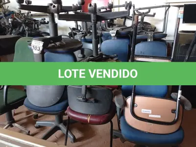LOTE 303 - 06 CADEIRAS DE ESCRITÓRIO SENDO 03 COM BASE GIRATÓRIA. (NO ESTADO) ATENÇÃO! FAZER A VISITAÇÃO ANTES DE ARREMATAR, NÃO SABEMOS SE FUNCIONA. LEILÃO NÃO TEM GARANTIA E NEM DEVOLUÇÃO, SUJEITO A POSSÍVEIS AVARIAS VISÍVEIS/OCULTAS E/OU AUSÊNCIA DE COMPONENTES.