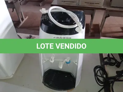 LOTE 381 - 01 BEBEDOURO PARA GARRAFÃO “REFRIGERADO” 220V. (NO ESTADO) ATENÇÃO! FAZER A VISITAÇÃO ANTES DE ARREMATAR, NÃO SABEMOS SE FUNCIONA. LEILÃO NÃO TEM GARANTIA E NEM DEVOLUÇÃO, SUJEITO A POSSÍVEIS AVARIAS VISÍVEIS/OCULTAS E/OU AUSÊNCIA DE COMPONENTES.