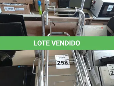 LOTE 258 - 02 CARRINHOS PARA TRANSPORTE DE CARGAS. (NO ESTADO) ATENÇÃO! FAZER A VISITAÇÃO ANTES DE ARREMATAR, NÃO SABEMOS SE FUNCIONA. LEILÃO NÃO TEM GARANTIA E NEM DEVOLUÇÃO, SUJEITO A POSSÍVEIS AVARIAS VISÍVEIS/OCULTAS E/OU AUSÊNCIA DE COMPONENTES.