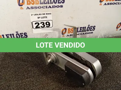 LOTE 239 - 01 FECHADURA ELETRÔNICA. (NO ESTADO) ATENÇÃO! FAZER A VISITAÇÃO ANTES DE ARREMATAR, NÃO SABEMOS SE FUNCIONA. LEILÃO NÃO TEM GARANTIA E NEM DEVOLUÇÃO, SUJEITO A POSSÍVEIS AVARIAS VISÍVEIS/OCULTAS E/OU AUSÊNCIA DE COMPONENTES.
