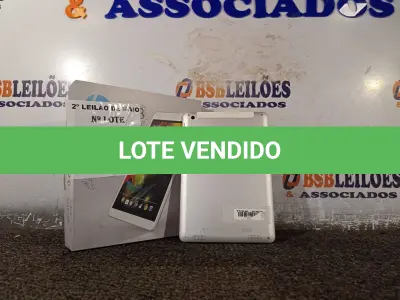 LOTE 234 - 01 TABLET MARCA HP. (NO ESTADO) ATENÇÃO! FAZER A VISITAÇÃO ANTES DE ARREMATAR, NÃO SABEMOS SE FUNCIONA. LEILÃO NÃO TEM GARANTIA E NEM DEVOLUÇÃO, SUJEITO A POSSÍVEIS AVARIAS VISÍVEIS/OCULTAS E/OU AUSÊNCIA DE COMPONENTES.