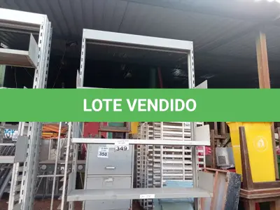 LOTE 349 - 01 ESTANTE EXPOSITORA EM AÇO COM BANDEJAS AVULSAS. (NO ESTADO) ATENÇÃO! FAZER A VISITAÇÃO ANTES DE ARREMATAR, NÃO SABEMOS SE FUNCIONA. LEILÃO NÃO TEM GARANTIA E NEM DEVOLUÇÃO, SUJEITO A POSSÍVEIS AVARIAS VISÍVEIS/OCULTAS E/OU AUSÊNCIA DE COMPONENTES.