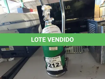LOTE 212 - 01 CILINDRO DE OXIGÊNIO “VAZIO”. (NO ESTADO) ATENÇÃO! FAZER A VISITAÇÃO ANTES DE ARREMATAR, NÃO SABEMOS SE FUNCIONA. LEILÃO NÃO TEM GARANTIA E NEM DEVOLUÇÃO, SUJEITO A POSSÍVEIS AVARIAS VISÍVEIS/OCULTAS E/OU AUSÊNCIA DE COMPONENTES.
