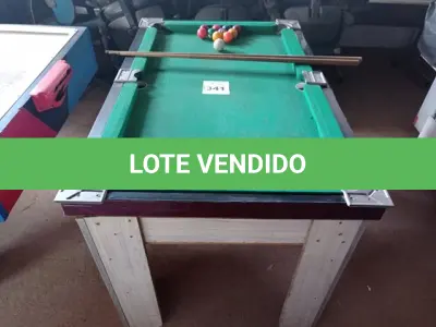 LOTE 341 - 01 MESA DE SINUCA PEQUENA. (NO ESTADO) ATENÇÃO! FAZER A VISITAÇÃO ANTES DE ARREMATAR, NÃO SABEMOS SE FUNCIONA. LEILÃO NÃO TEM GARANTIA E NEM DEVOLUÇÃO, SUJEITO A POSSÍVEIS AVARIAS VISÍVEIS/OCULTAS E/OU AUSÊNCIA DE COMPONENTES.