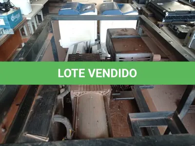 LOTE 328 - 01 GERADOR A GASOLINA COM MOTOR HONDA GX390 13,0. (NO ESTADO) ATENÇÃO! FAZER A VISITAÇÃO ANTES DE ARREMATAR, NÃO SABEMOS SE FUNCIONA. LEILÃO NÃO TEM GARANTIA E NEM DEVOLUÇÃO, SUJEITO A POSSÍVEIS AVARIAS VISÍVEIS/OCULTAS E/OU AUSÊNCIA DE COMPONENTES.