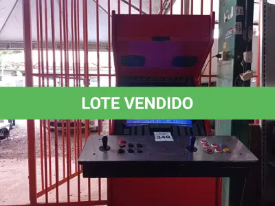 LOTE 340 - 01 MÁQUINA DE FLIPERAMA THE KING OF FIGHTERS. (NO ESTADO) ATENÇÃO! FAZER A VISITAÇÃO ANTES DE ARREMATAR, NÃO SABEMOS SE FUNCIONA. LEILÃO NÃO TEM GARANTIA E NEM DEVOLUÇÃO, SUJEITO A POSSÍVEIS AVARIAS VISÍVEIS/OCULTAS E/OU AUSÊNCIA DE COMPONENTES.
