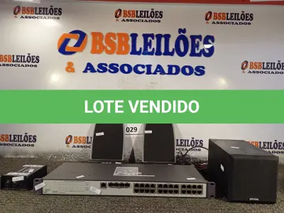 LOTE 029 - 01 SWITCH 2928-SFP PLUS COM 27 PORTAS, 01 CAIXINHA DE SOM MAXELL. (NO ESTADO) ATENÇÃO! FAZER A VISITAÇÃO ANTES DE ARREMATAR, NÃO SABEMOS SE FUNCIONA. LEILÃO NÃO TEM GARANTIA E NEM DEVOLUÇÃO, SUJEITO A POSSÍVEIS AVARIAS VISÍVEIS/OCULTAS E/OU AUSÊNCIA DE COMPONENTES.