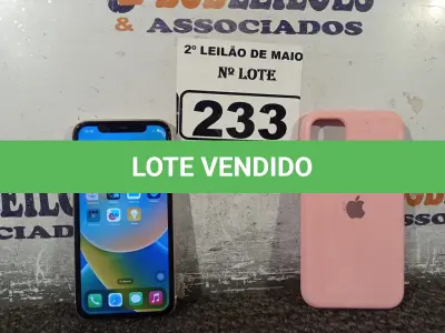 LOTE 233 - 01 IPHONE 11 128GB. (NO ESTADO) ATENÇÃO! FAZER A VISITAÇÃO ANTES DE ARREMATAR, NÃO SABEMOS SE FUNCIONA. LEILÃO NÃO TEM GARANTIA E NEM DEVOLUÇÃO, SUJEITO A POSSÍVEIS AVARIAS VISÍVEIS/OCULTAS E/OU AUSÊNCIA DE COMPONENTES.