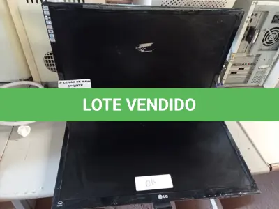LOTE 267 - 01 MONITOR MARCA LG FLATROM E2360V-PN E 01 MONITOR MARCA AOC. (NO ESTADO) ATENÇÃO! FAZER A VISITAÇÃO ANTES DE ARREMATAR, NÃO SABEMOS SE FUNCIONA. LEILÃO NÃO TEM GARANTIA E NEM DEVOLUÇÃO, SUJEITO A POSSÍVEIS AVARIAS VISÍVEIS/OCULTAS E/OU AUSÊNCIA DE COMPONENTES.